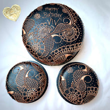 Load image into Gallery viewer, Black Gold - Special Edition - Sari Cakes
