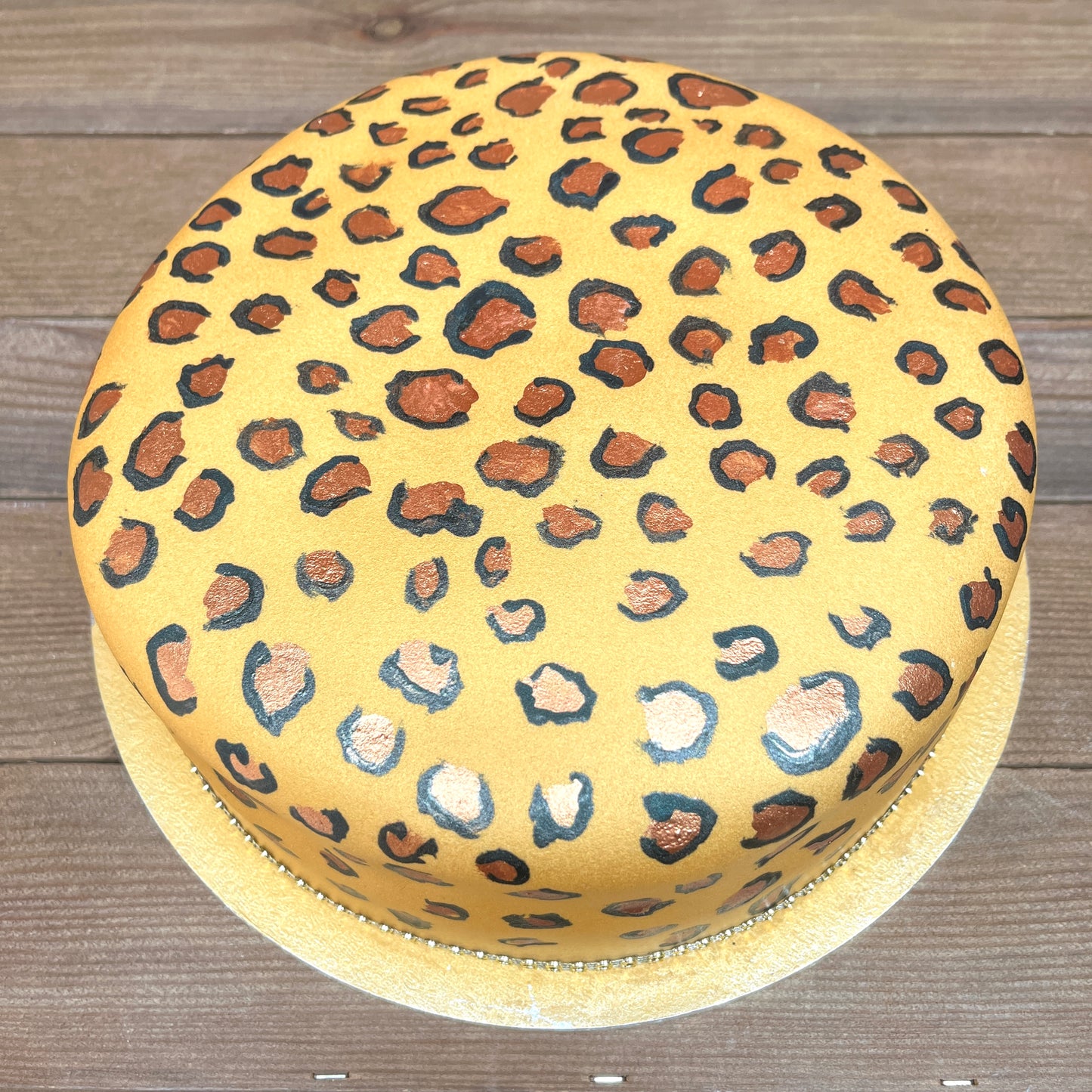 Gold Leopard - Sari Cakes