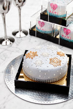 Load image into Gallery viewer, Let it Snow - Sari Cakes