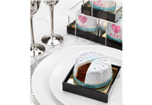 Load image into Gallery viewer, Snowflake Gift Set - Sari Cakes 