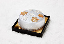 Load image into Gallery viewer, Snowflake Gift Set - Sari Cakes 